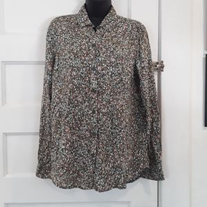 Green button Down blouse (M)
